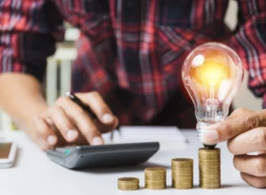 Estás a pagar demais pela luz? Aprende como poupar até 300 € por ano